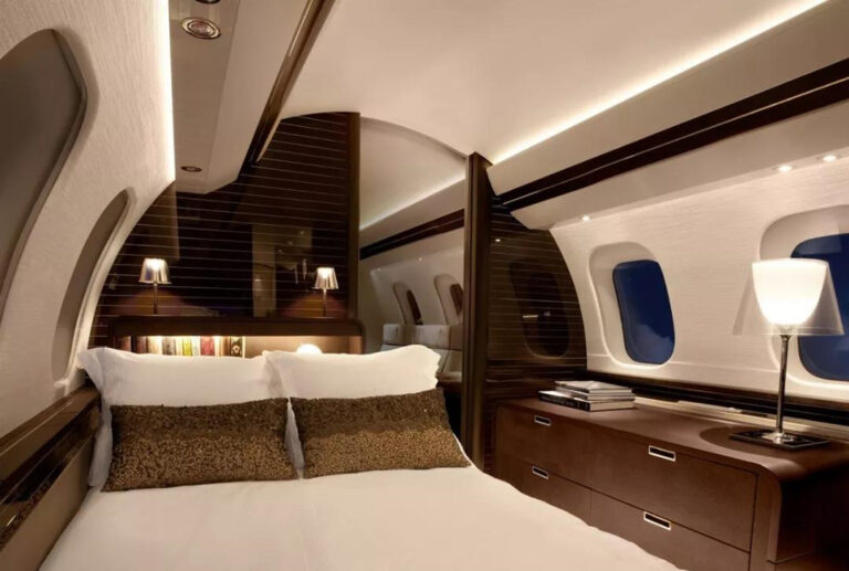 LILY JET (HONG KONG) has signed its first aircraft