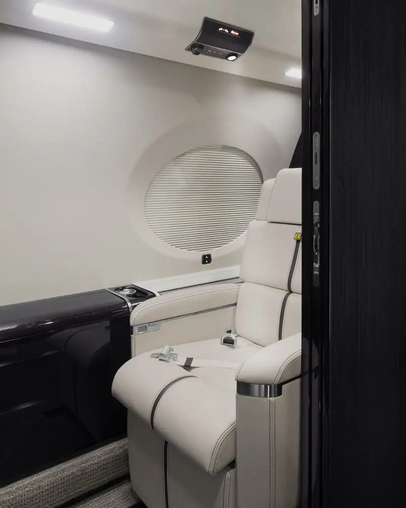 2017-gulfstream-g650-11