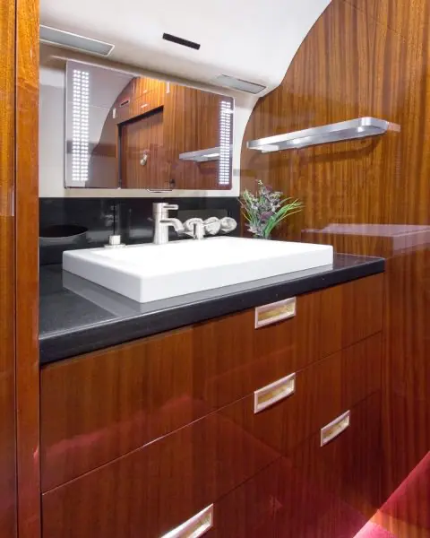 g650_washroom_sink_mirrior